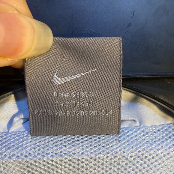 Womens Medium Nike Lightweight Windbreaker Jacket Blue Like New - Picture 5 of 8